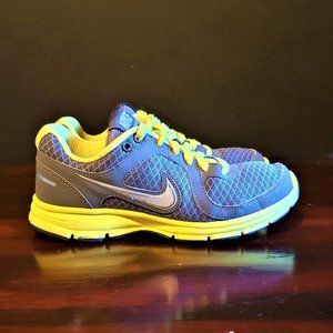Nike Women's Air Relentless- Preloved- Excellent